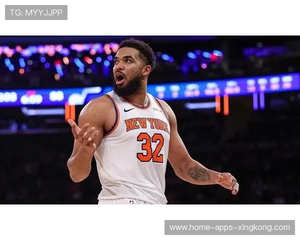 唐斯勾手再中，全员为其鼓掌